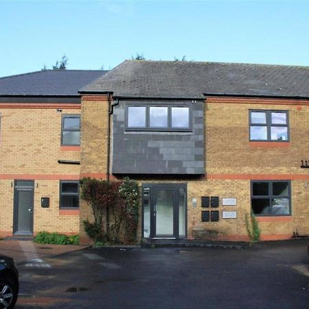Marvellous New Build 2 Bed Flat - 1 Ophelia Court Lägenhet Epsom Exteriör bild