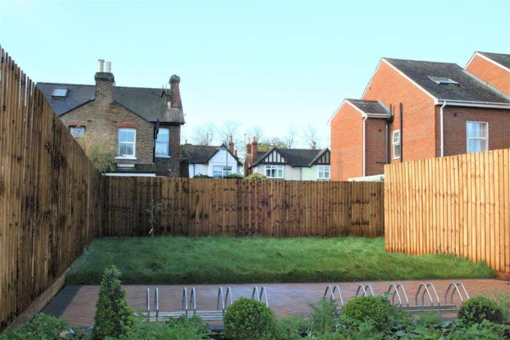 Marvellous New Build 2 Bed Flat - 1 Ophelia Court Lägenhet Epsom Exteriör bild